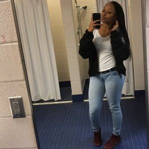 Meet your Posher, Destiny